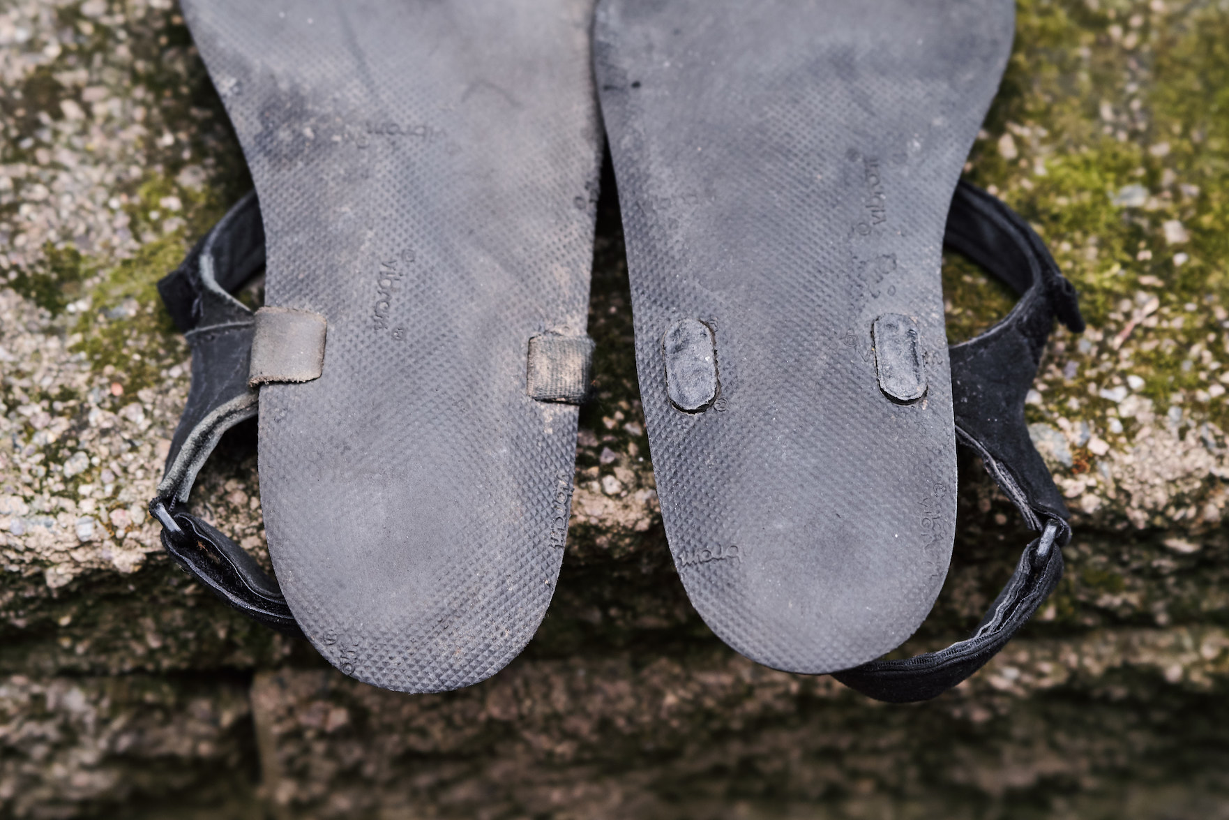  Sunken posts for the side straps and the toe post for superior durability and smoothness: Previous model on the left and the newest update on the right