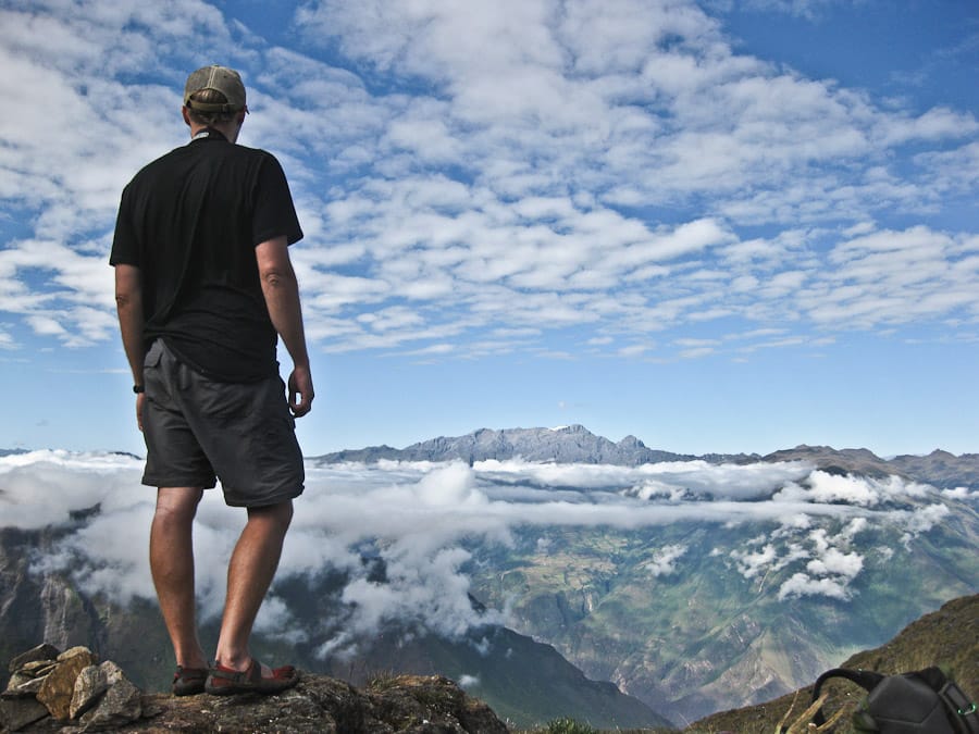 Hiking through the Andes of Peru in Vibram Five Fingers Sprints