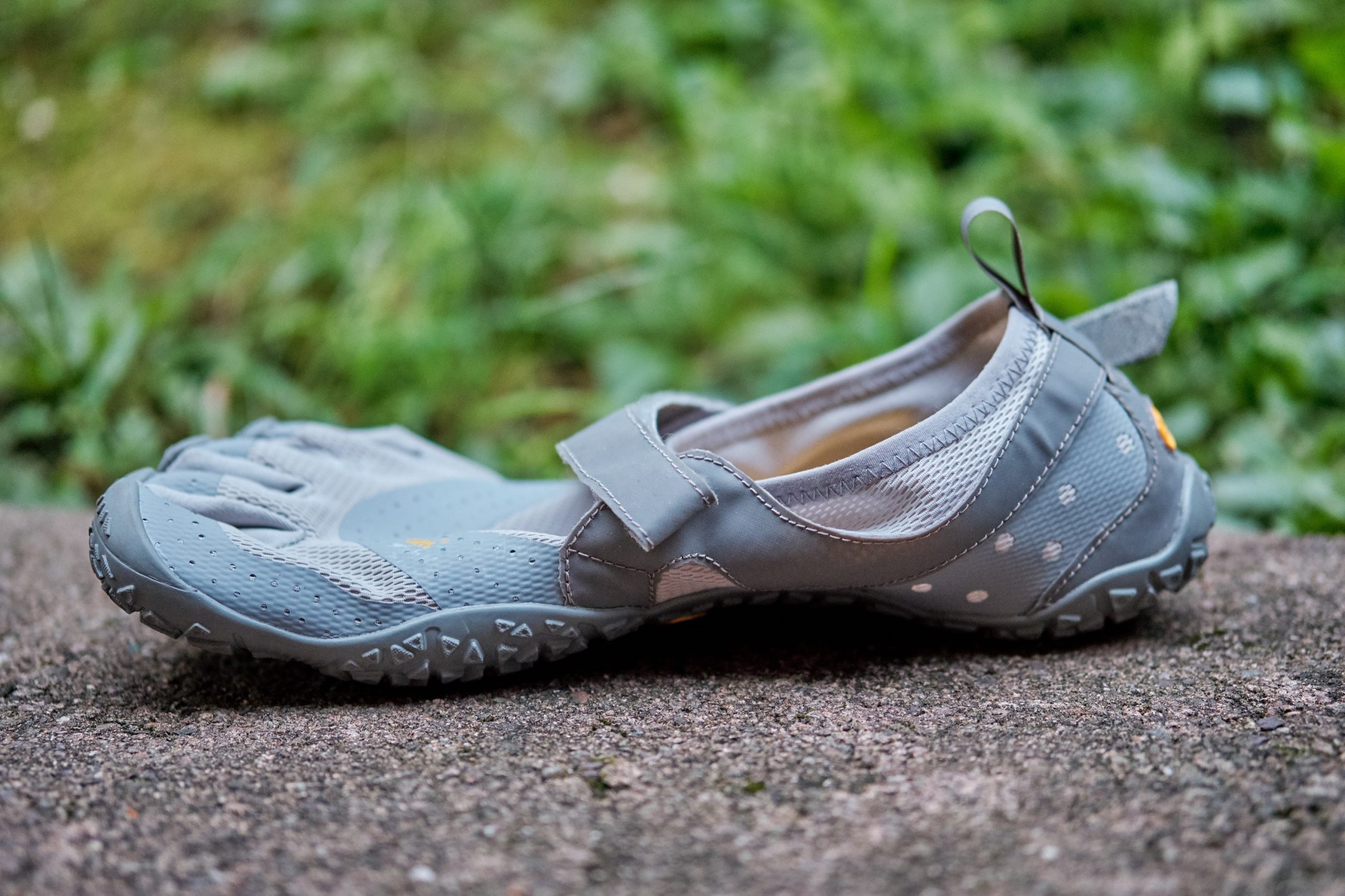 Review: Vibram FiveFingers V-Aqua – Birthday Shoes – Toe Shoes ...