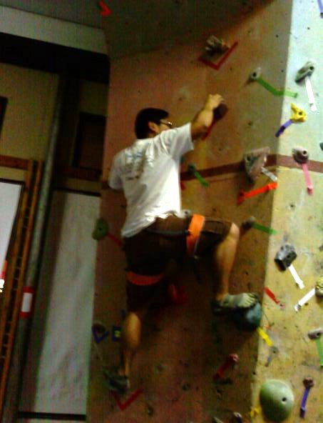 Carl climbs a wall in KSO Vibram Five Fingers at Everett Vertical.