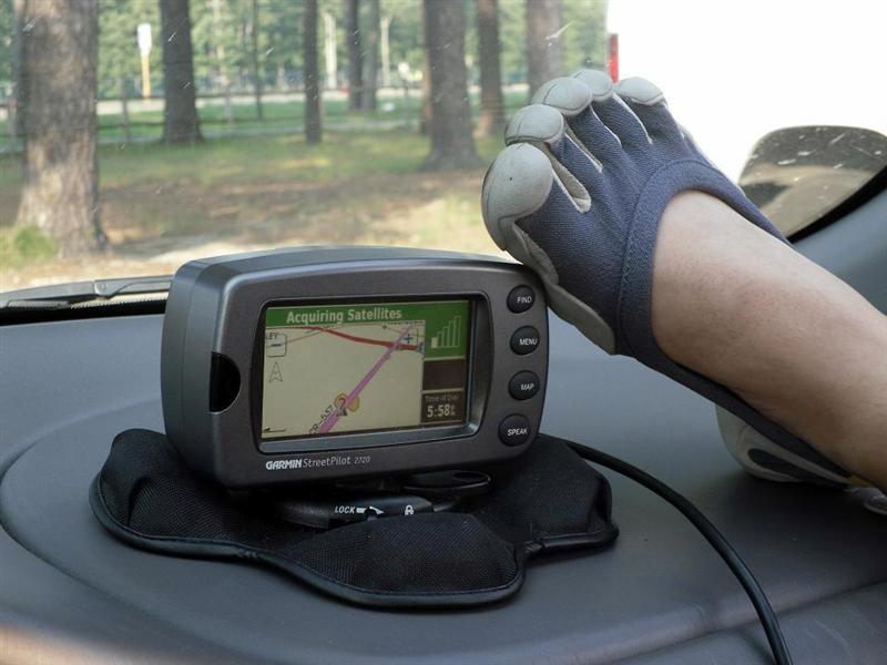 I wonder if you can press those Garmin GPS device buttons with your VFF-shod toes!