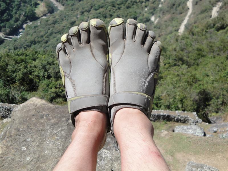 Martin got a nasty spider-bite causing his right ankle to swell up while hiking the Inka Trail to Machu Picchu (in his grey fivefinger Flows!)