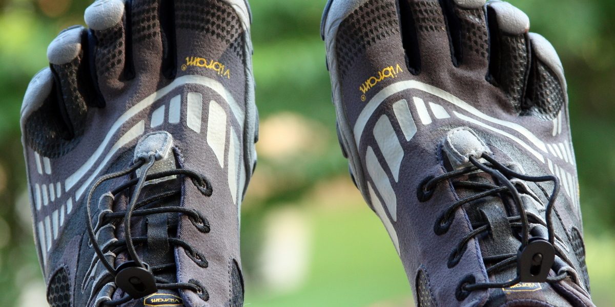 The Vibram FiveFingers KomodoSport LS (laces!) - new toe shoes from Vibram for Fall 2011