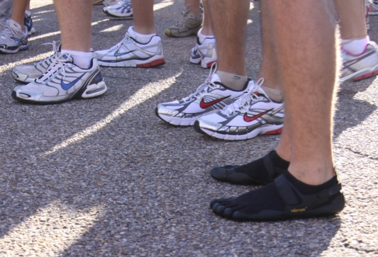 Robby's Flows were the only VFFs present at the starting line.  Look at all those poor feet in overly cushioned high heeled sneakers!