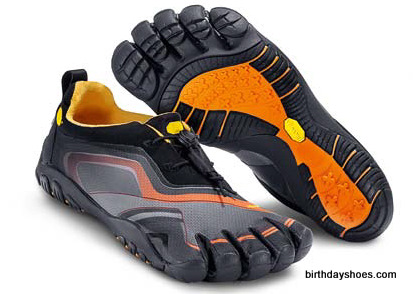 The Vibram FiveFingers Lontra LS is a laced version of the water-resistant, insulated Lontra without the neoprene ankle cuff.